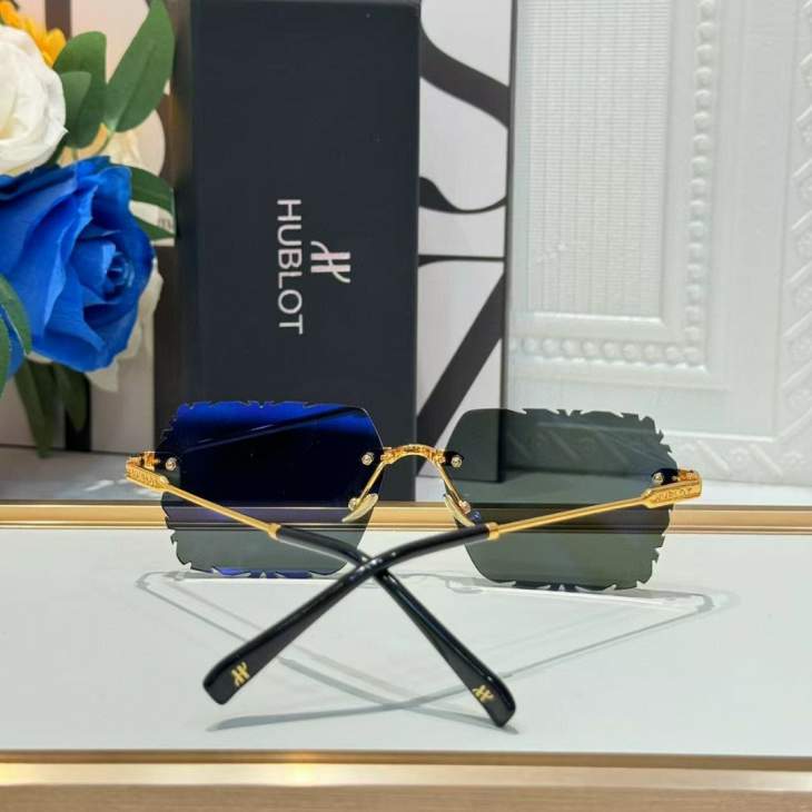 Picture of Hublot Sunglasses _SKUfw71164332fw